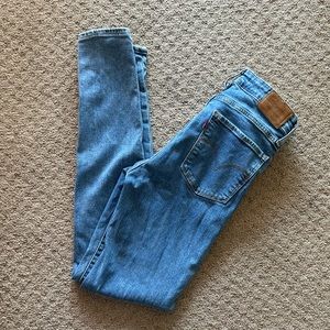 Levi’s high waisted skinny jeans